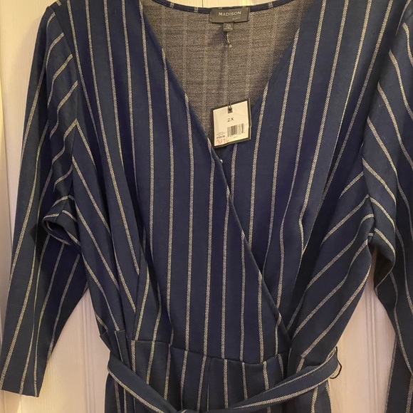 SKYLAR + MADISON WOMENS JUMPSUIT SIZE 2X. - Picture 3 of 6